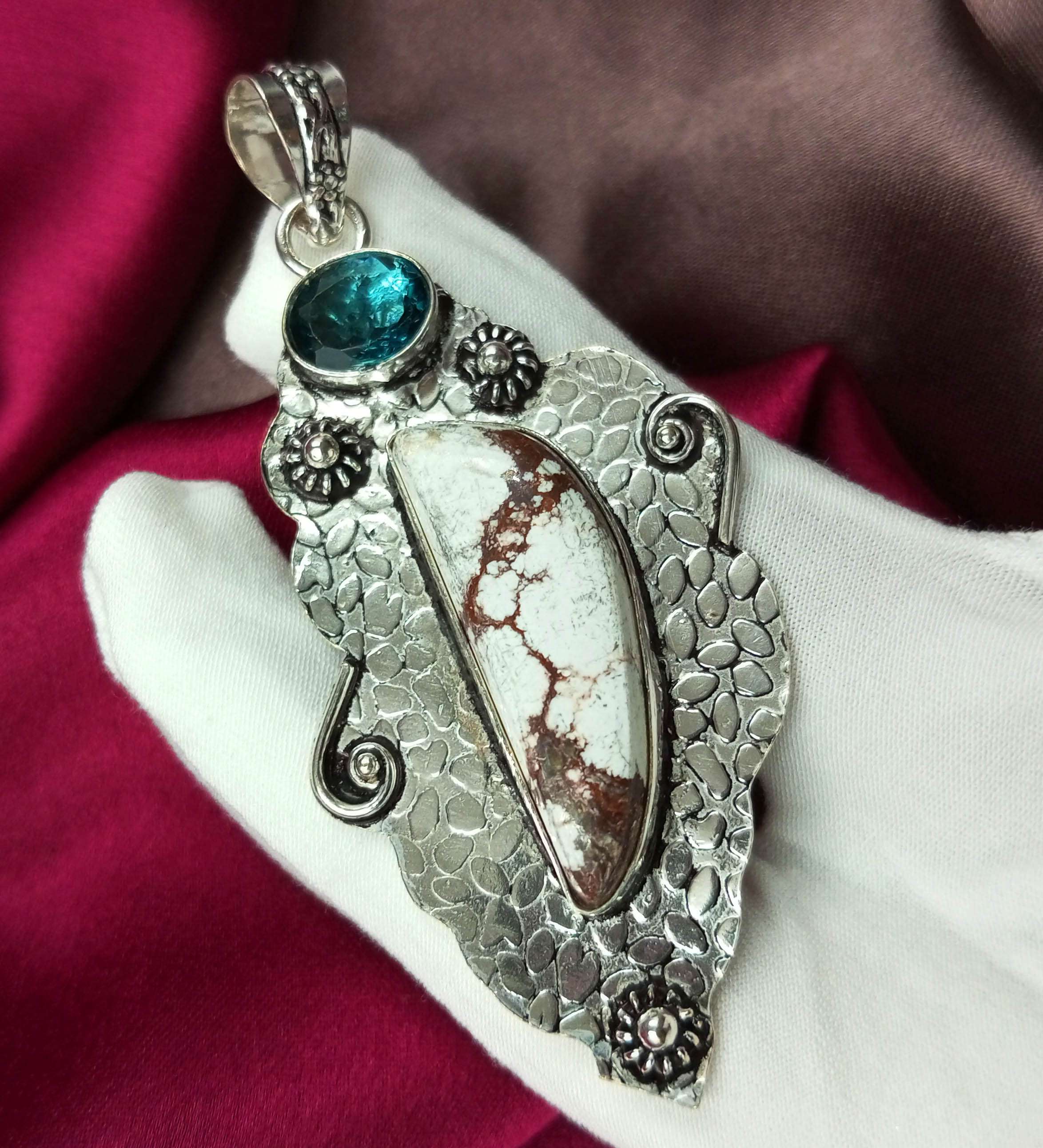 Драгоценный камень Horse Jasper Gemstone 925 Sterling Silver Plated 2 приблизительный кулон DEPE13
Драгоценный камень Horse Jasper Gemstone 925 Sterling Silver Plated 2 приблизительный кулон DEPE13