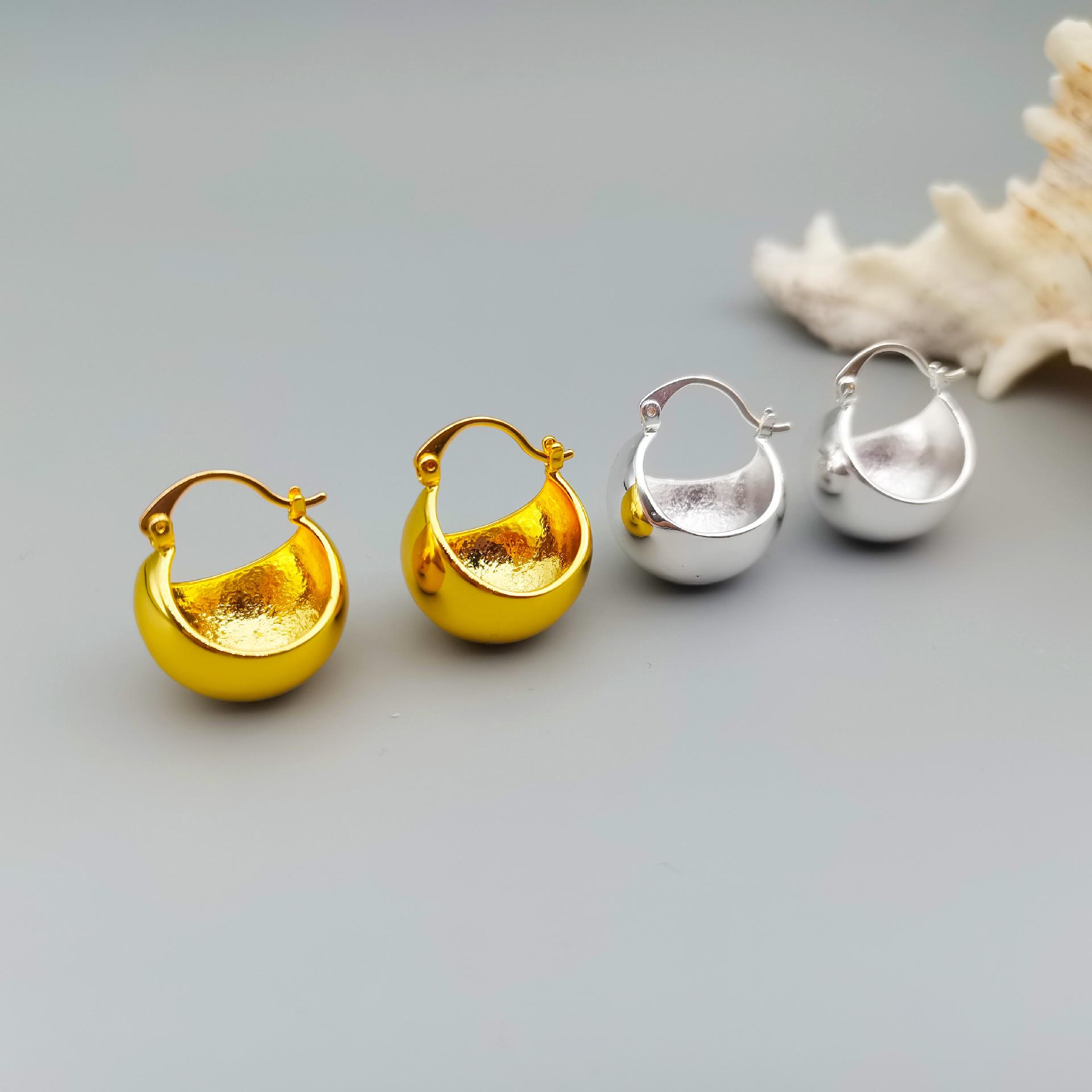 European & American Retro Hollow Sphere 18k Gold-Plated Brass Earrings for Women золотой
European & American Retro Hollow Sphere 18k Gold-Plated Brass Earrings for Women золотой