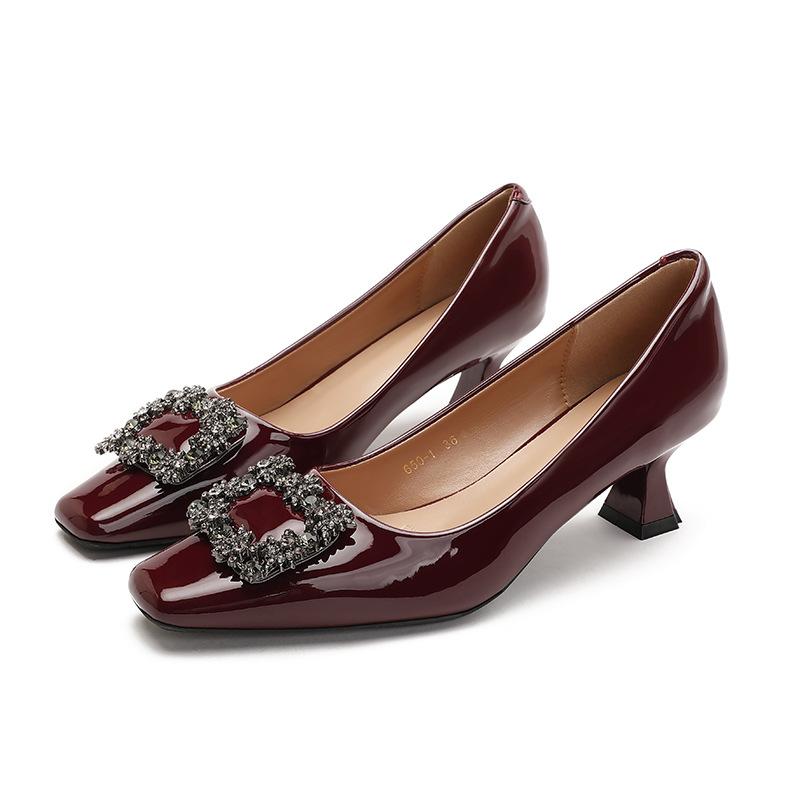 Туфли-лодочки женские на высоком каблуке с квадратным носком, сексуальная новая модная обувь, красные свадебные туфли, туфли из лакированной кожи 38 бордовый
Туфли-лодочки женские на высоком каблуке с квадратным носком, сексуальная новая модная обувь, красные свадебные туфли, туфли из лакированной кожи 38 бордовый