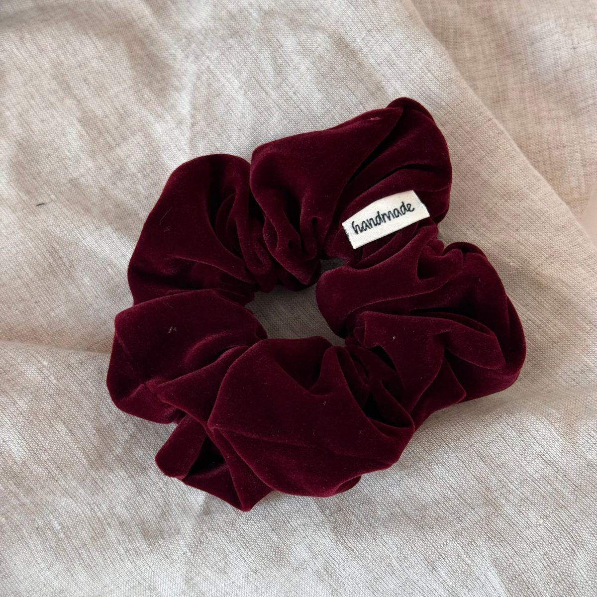 Velvet Solid Color Headband for Women - Non-Slip, High Skull Fit, Luxurious Hair Accessory for Face Washing
Velvet Solid Color Headband for Women - Non-Slip, High Skull Fit, Luxurious Hair Accessory for Face Washing