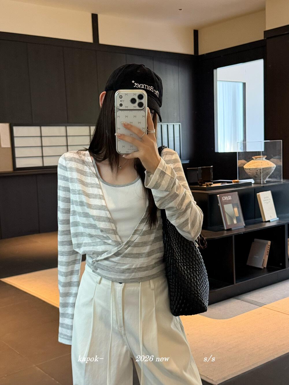 Thirteen Rows: Korean Color Block Striped Long Sleeve T-shirt & Camisole Set Medium хізер сірий колір
Thirteen Rows: Korean Color Block Striped Long Sleeve T-shirt & Camisole Set Medium хізер сірий колір