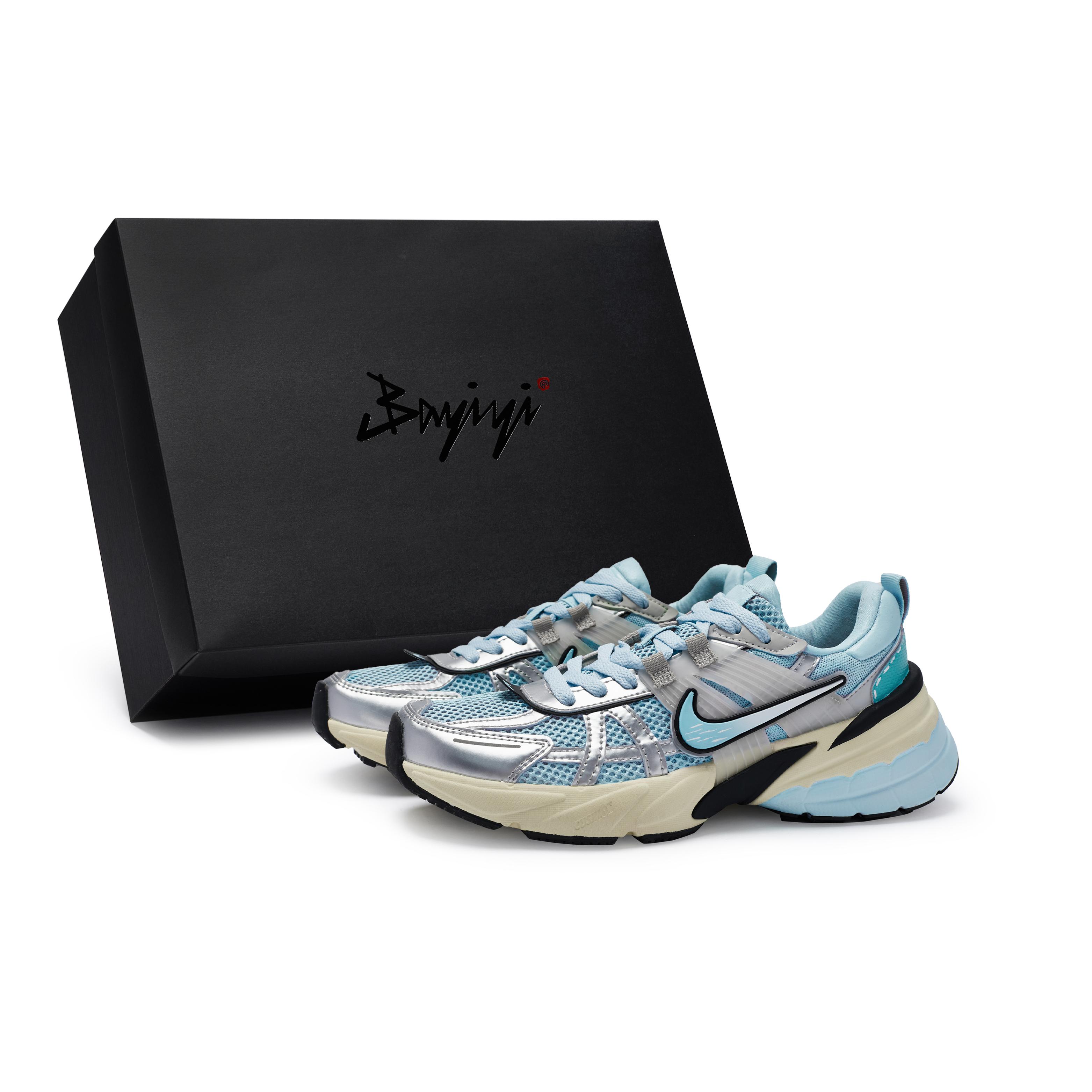 Nike V2K Run Cushioning Slip Resistant Low top Running Shoes Women s Blue Silver Black FD0736-100(Team80-S-BOX) 44.5
Nike V2K Run Cushioning Slip Resistant Low top Running Shoes Women s Blue Silver Black FD0736-100(Team80-S-BOX) 44.5