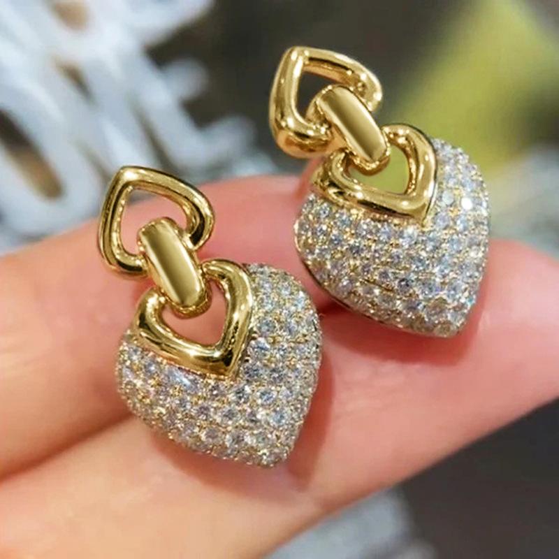 New Design with European and American Style Earrings, Women s Doubles, Peach Heart Zircon, Urban Beauty, Exquisite Accessories
New Design with European and American Style Earrings, Women s Doubles, Peach Heart Zircon, Urban Beauty, Exquisite Accessories