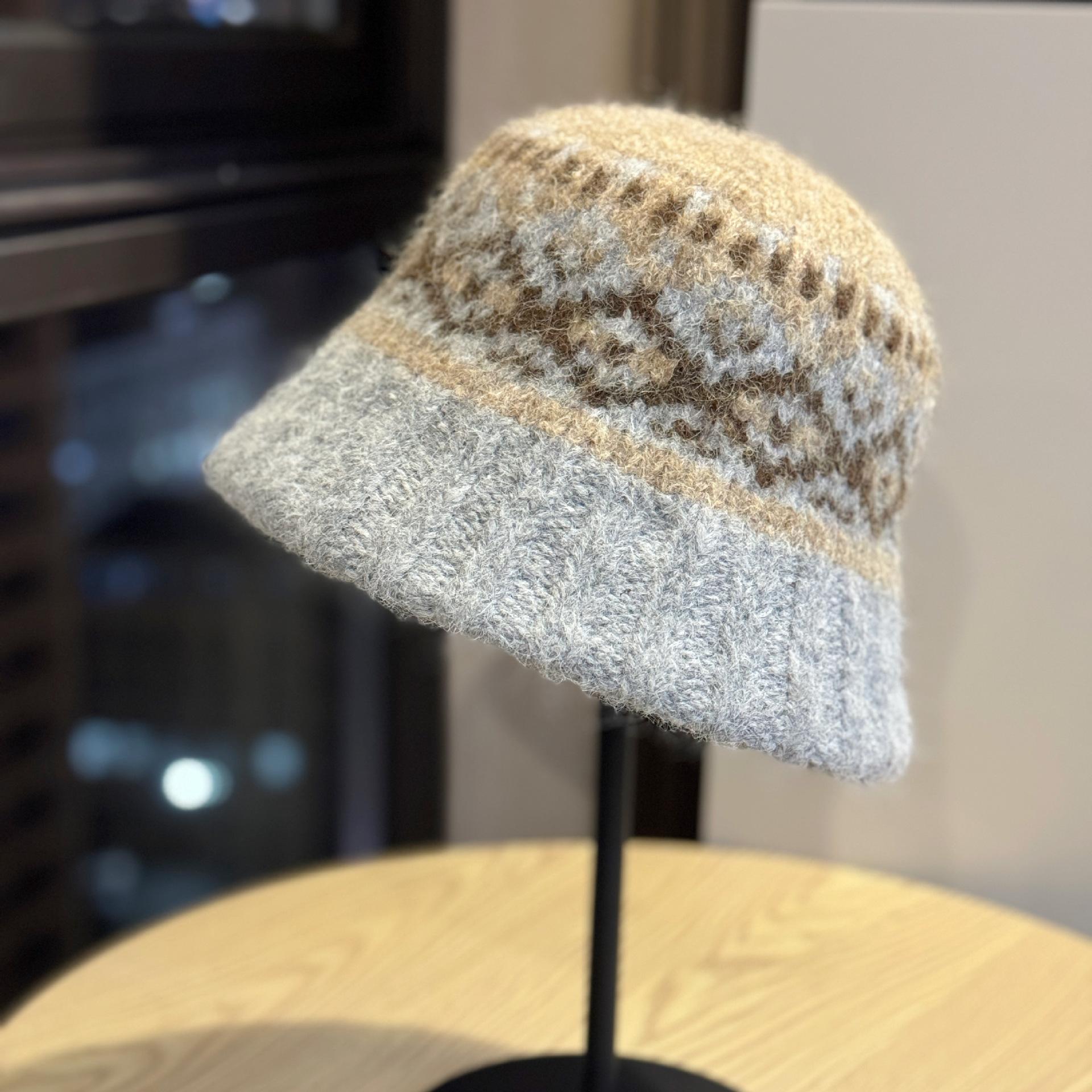 Autumn and winter thickened Fair Isle style knitted fisherman hat for women, vintage wide brim, face-slimming, warm and trendy bucket hat Adult54-59Adjustable сірий колір
Autumn and winter thickened Fair Isle style knitted fisherman hat for women, vintage wide brim, face-slimming, warm and trendy bucket hat Adult54-59Adjustable сірий колір