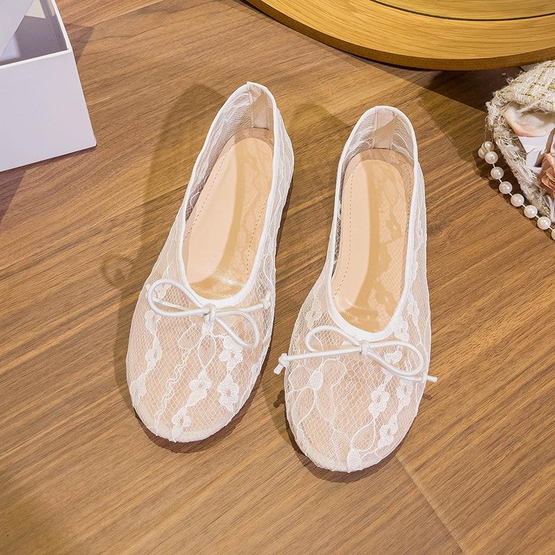 Autumn fashion versatile flat shoes lace lace bow soft sole round head breathable ballet shoes 35 абрикосовий
Autumn fashion versatile flat shoes lace lace bow soft sole round head breathable ballet shoes 35 абрикосовий