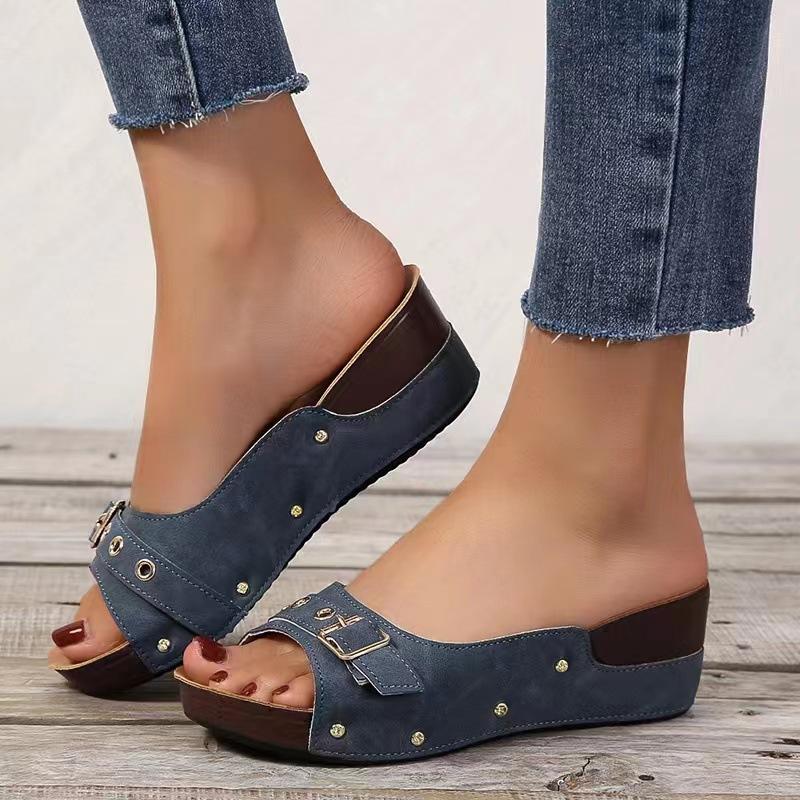 Sandals women s spring and summer large size fish mouth belt buckle rivet one-word drag slope heel cool slippers 35
Sandals women s spring and summer large size fish mouth belt buckle rivet one-word drag slope heel cool slippers 35