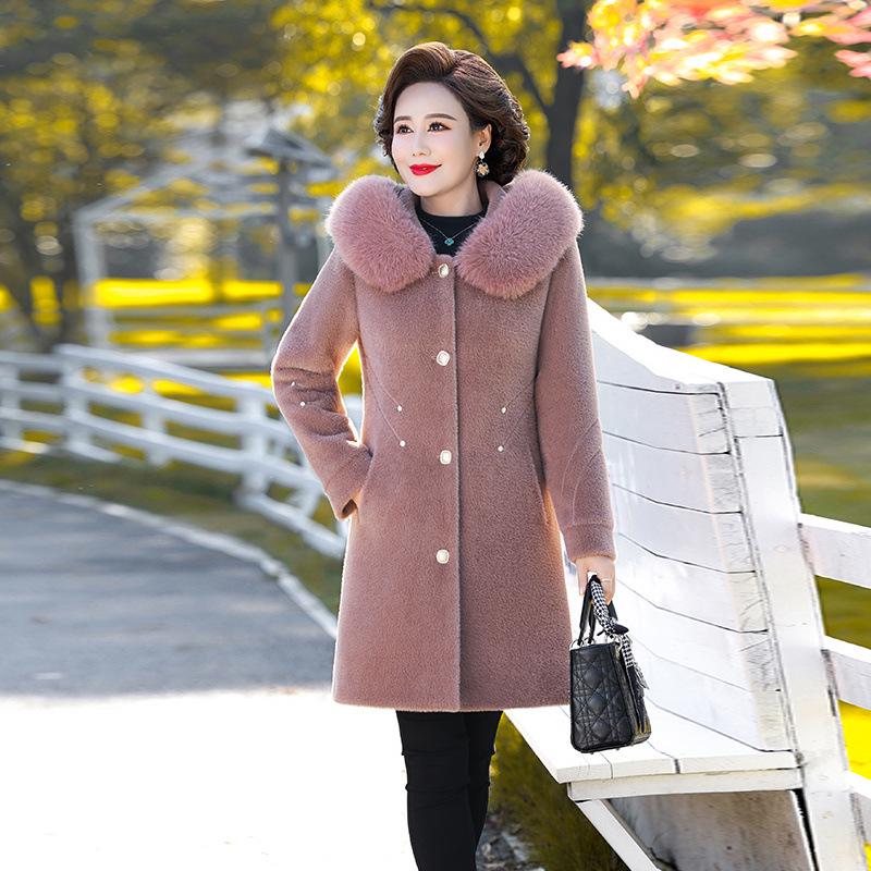 Luxury Hooded Mink Fleece Coat for Middle-Aged & Elderly Women - Plus Size, Mid-Length Winter Wear 4XL for 135-150 kg
Luxury Hooded Mink Fleece Coat for Middle-Aged & Elderly Women - Plus Size, Mid-Length Winter Wear 4XL for 135-150 kg