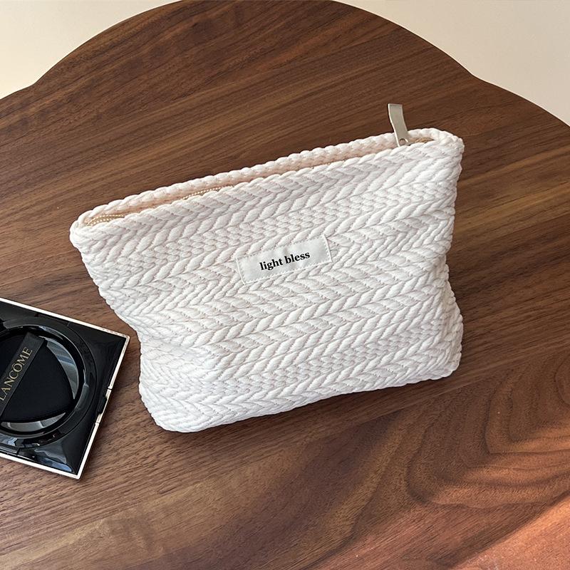 Personality Women Canvas Cosmetic Bags Handbag Portable Travel Makeup Coins Storage Pouch Ladies Small Organizer Zipper Bag белый
Personality Women Canvas Cosmetic Bags Handbag Portable Travel Makeup Coins Storage Pouch Ladies Small Organizer Zipper Bag белый