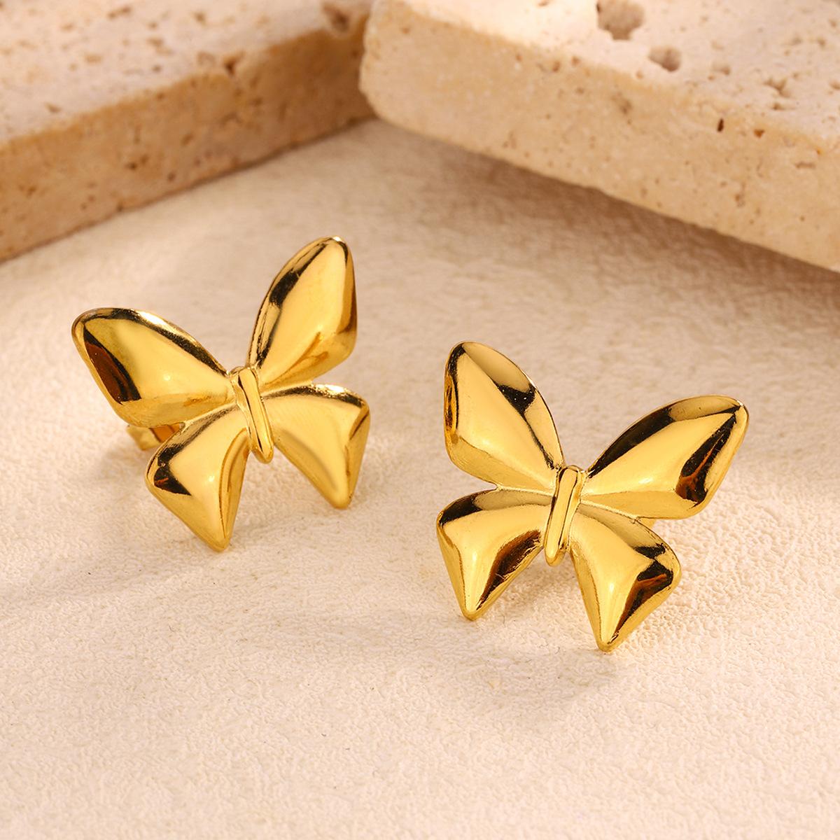 1. High-end stainless steel gold earrings, niche design light luxury earrings, commuting versatile temperament earrings
1. High-end stainless steel gold earrings, niche design light luxury earrings, commuting versatile temperament earrings