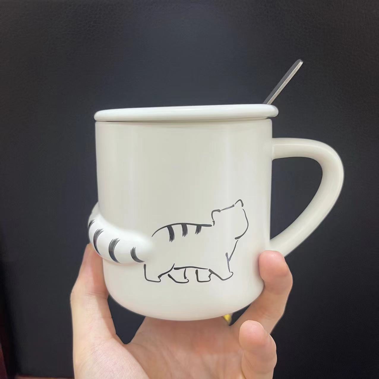 Creative and Simple Embossed Lazy Cat Ceramic Cup Office Home Girls Drinking Water with Covered Spoon Milk Coffee Mug 400ml
Creative and Simple Embossed Lazy Cat Ceramic Cup Office Home Girls Drinking Water with Covered Spoon Milk Coffee Mug 400ml