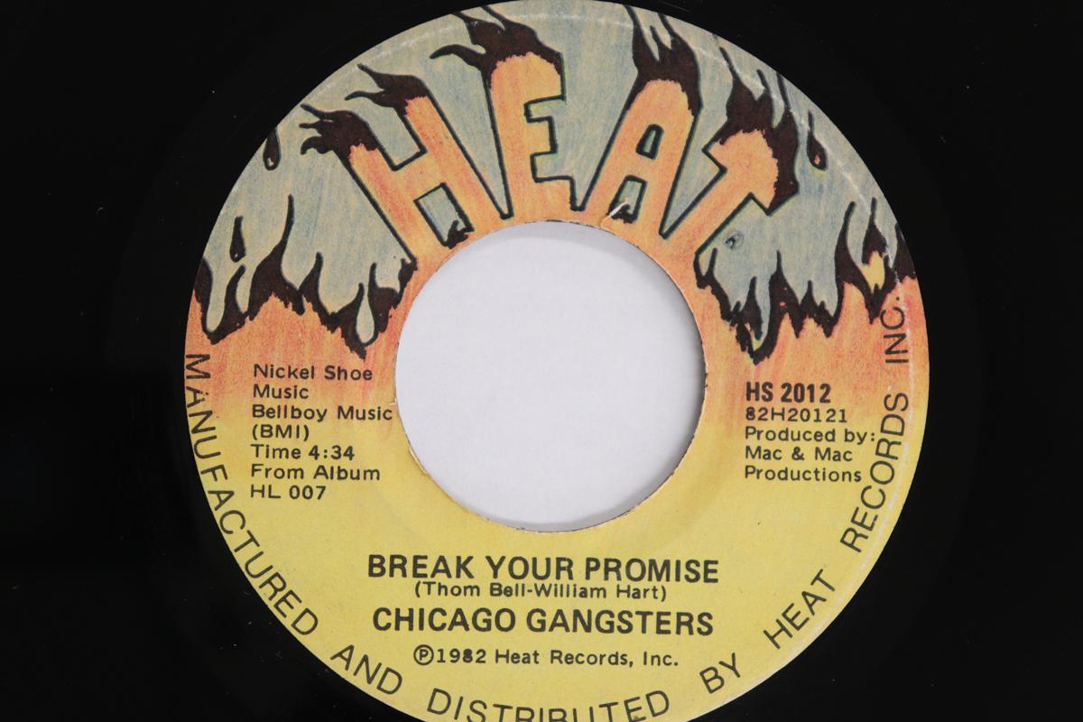 7inch Record CHICAGO GANGSTERS - Break Your Promise / 5-10-15-20 (25 HS2012 HEAT 1982 US Soul/Funk Used
7inch Record CHICAGO GANGSTERS - Break Your Promise / 5-10-15-20 (25 HS2012 HEAT 1982 US Soul/Funk Used