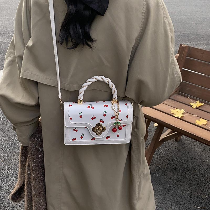 Premium texture fashion handbag women s U2025 new trendy niche messenger bag versatile small square 20*6.5*13 белый
Premium texture fashion handbag women s U2025 new trendy niche messenger bag versatile small square 20*6.5*13 белый