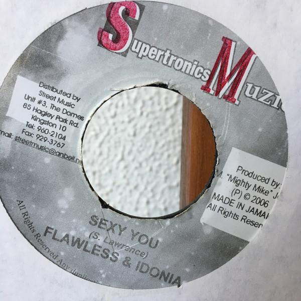 7-дюймовая пластинка LADY SAW / FLAWLESS & AIDONIA - After Tonight / Sexy You NONE Supertronics Mu 2006 Ямайка Регги, Ска и Даб Б/У
7-дюймовая пластинка LADY SAW / FLAWLESS & AIDONIA - After Tonight / Sexy You NONE Supertronics Mu 2006 Ямайка Регги, Ска и Даб Б/У
