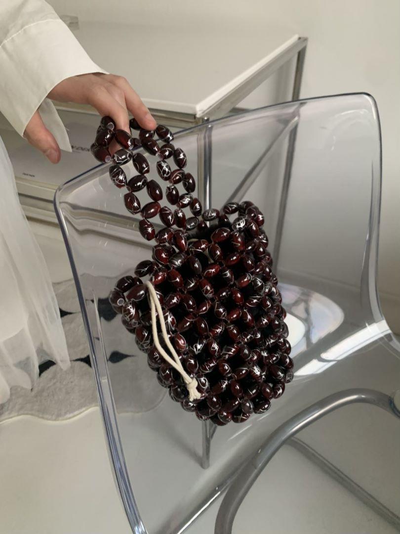 Korean version of retro versatile oil painting color pearl woven hollow bag string small bucket niche portable woven bag brick червоний колір
Korean version of retro versatile oil painting color pearl woven hollow bag string small bucket niche portable woven bag brick червоний колір