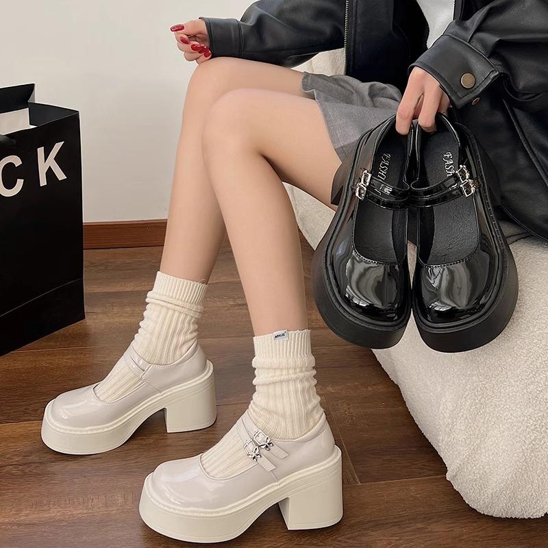 Thick-soled Mary Jane small leather shoes women s 2025 spring and summer new one-word buckle round head French retro thick heel high heel single shoes 40 бежевий
Thick-soled Mary Jane small leather shoes women s 2025 spring and summer new one-word buckle round head French retro thick heel high heel single shoes 40 бежевий