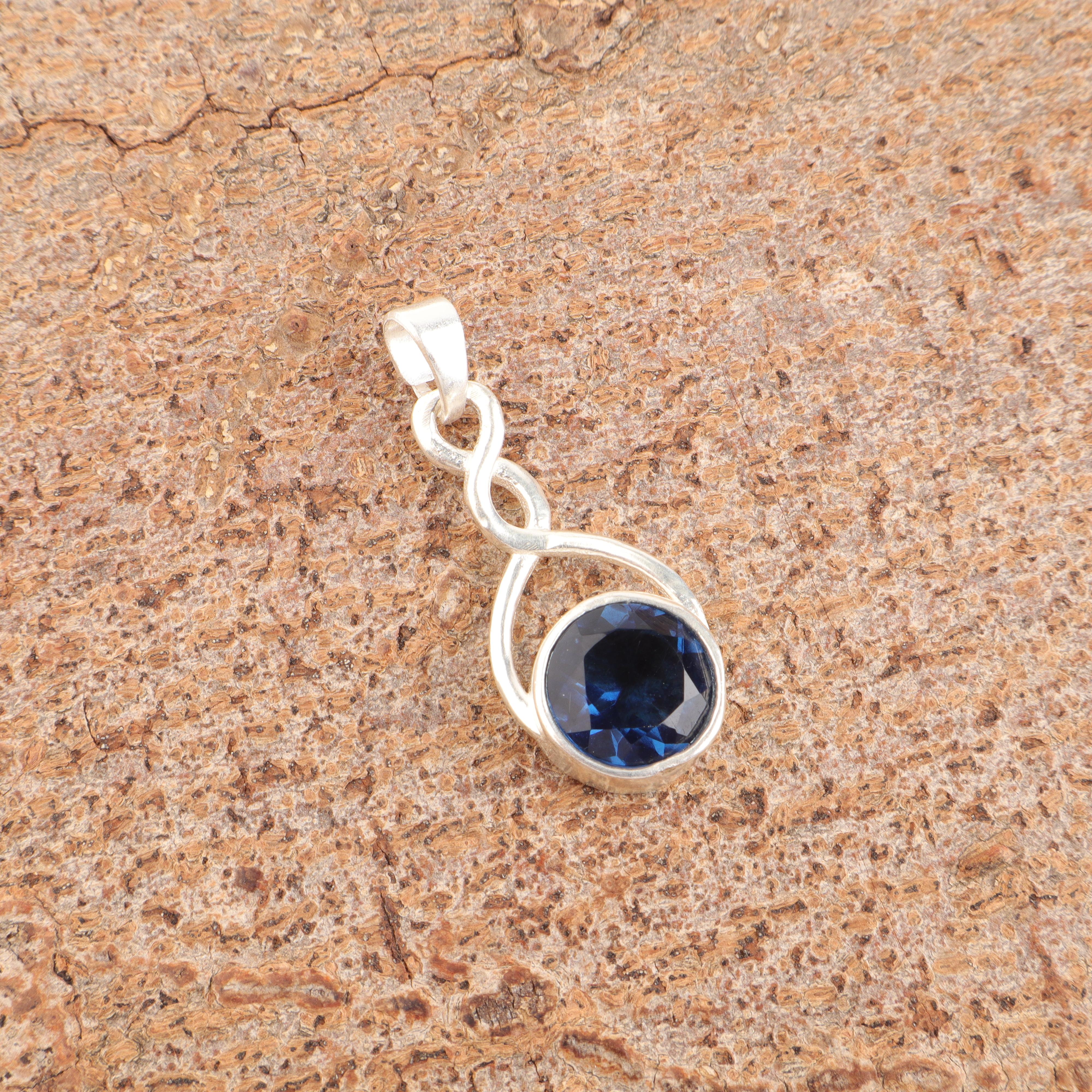 London Blue Topaz 925 Solid Sterling Silver Pendant, Handmade Gemstone Pendant Jewelry, Gifts For Wife Brand New Pendant 1.13 Inches синій
London Blue Topaz 925 Solid Sterling Silver Pendant, Handmade Gemstone Pendant Jewelry, Gifts For Wife Brand New Pendant 1.13 Inches синій