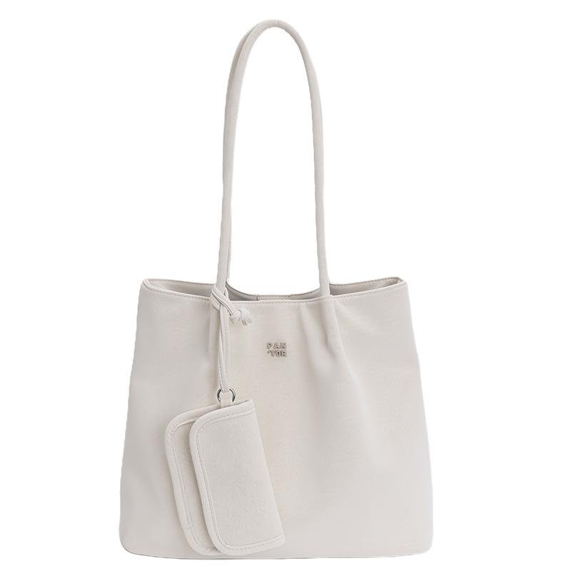 Повседневная сумка-тоут большой вместимости, новинка осени и зимы из замши, сейчас популярная ретро женская сумка через плечо белый
Повседневная сумка-тоут большой вместимости, новинка осени и зимы из замши, сейчас популярная ретро женская сумка через плечо белый