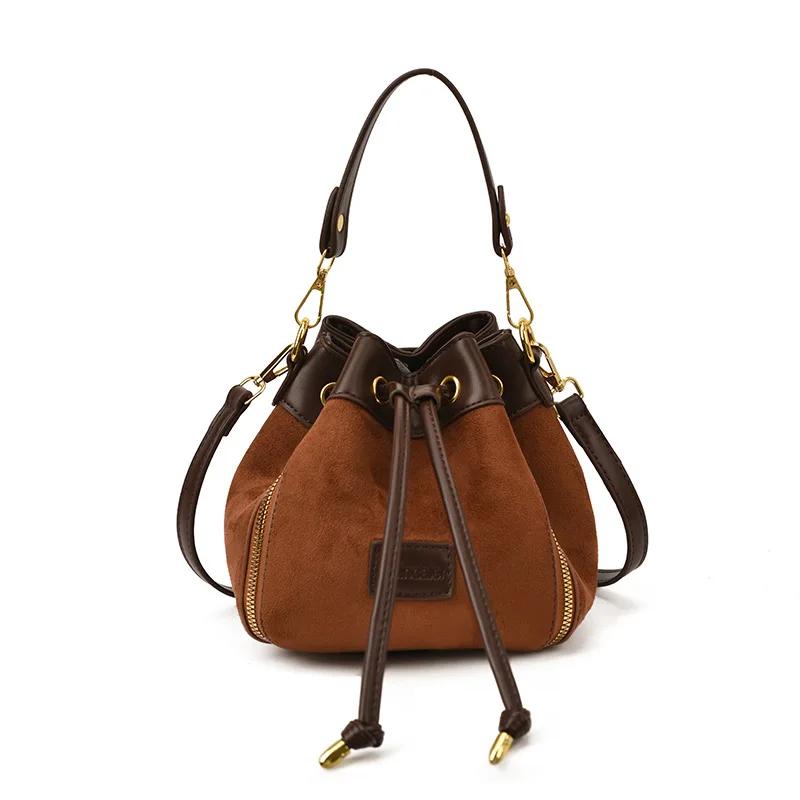 Women s Bag Fashionable Contrasting Color Retro Shoulder Bag, Women s Crossbody Carrying Bucket Trendy
Women s Bag Fashionable Contrasting Color Retro Shoulder Bag, Women s Crossbody Carrying Bucket Trendy