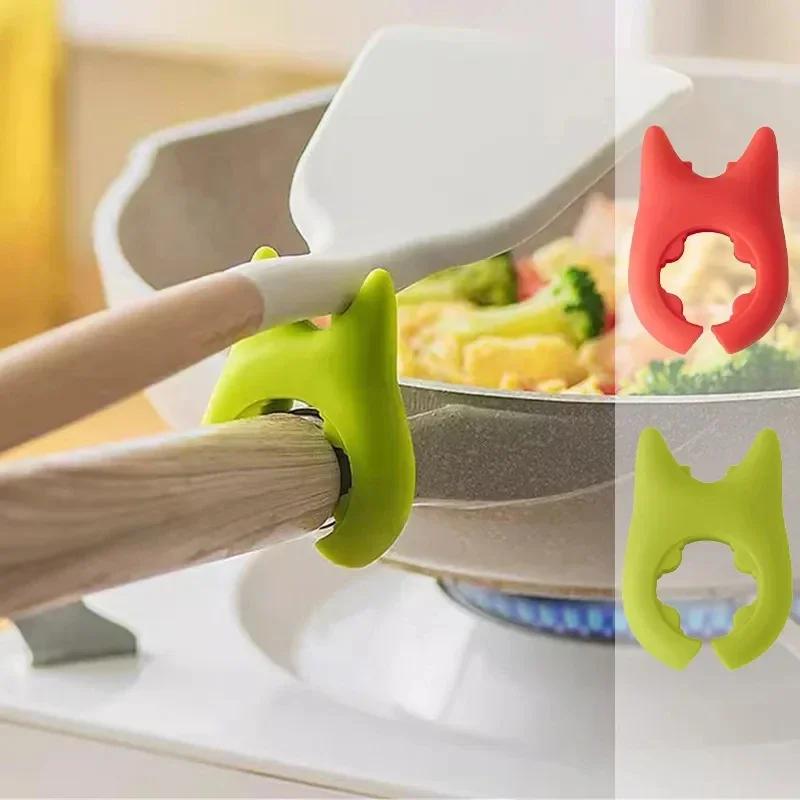 1Pcs Multifunction Kitchen Spatula Holder Pan Side Scoop Clamp Cooking Utensils Soup Spoon Holder Universal Shovel Storage Rack
1Pcs Multifunction Kitchen Spatula Holder Pan Side Scoop Clamp Cooking Utensils Soup Spoon Holder Universal Shovel Storage Rack
