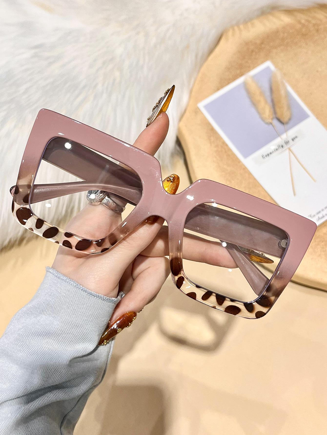 1PC Ladies Fashion Retro Flat Lens Glasses for Computer And Phone Use Blue Light Protection Vision Care
1PC Ladies Fashion Retro Flat Lens Glasses for Computer And Phone Use Blue Light Protection Vision Care