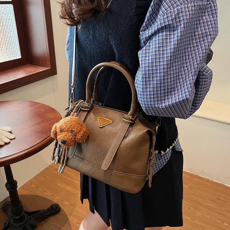 Winter Maillard retro portable bowling bag women s 2025 new fashion pillow bag versatile messenger bag 24*10*15
Winter Maillard retro portable bowling bag women s 2025 new fashion pillow bag versatile messenger bag 24*10*15