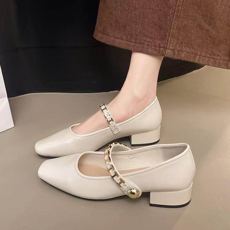 Medium heel retro one-word chain shallow mouth leather shoes 2025 new spring and summer square head versatile Mary Jane single shoes women 40
Medium heel retro one-word chain shallow mouth leather shoes 2025 new spring and summer square head versatile Mary Jane single shoes women 40