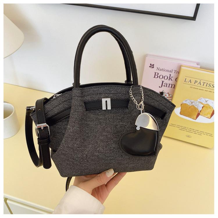 Простая и высококлассная женская сумка-ведро для ношения в руке, новая модная сумка через плечо 2025, трендовая женская сумка через плечо чёрный
Простая и высококлассная женская сумка-ведро для ношения в руке, новая модная сумка через плечо 2025, трендовая женская сумка через плечо чёрный