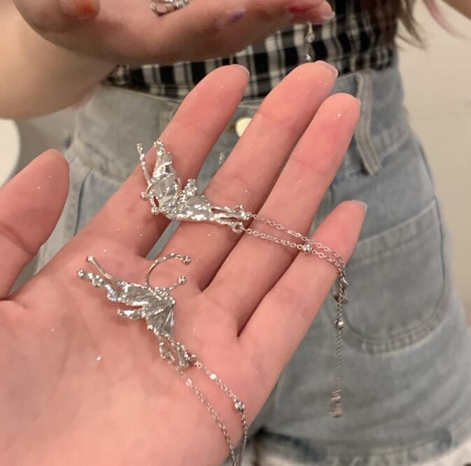 New Elegant Butterfly Long Tassel Clip Earrings for Women Wed Bridal Retro Kpop No Piercing Earbone Ear Cuff Jewelry Gifts 2026
New Elegant Butterfly Long Tassel Clip Earrings for Women Wed Bridal Retro Kpop No Piercing Earbone Ear Cuff Jewelry Gifts 2026