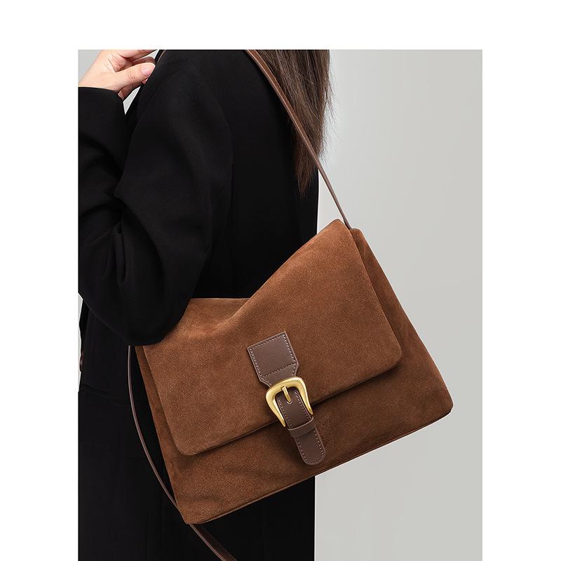 Women s Genuine Leather Crossbody and Shoulder Bag - 2026 Spring/Autumn Collection, Exquisite Suede with High-End Texture Small коричневый
Women s Genuine Leather Crossbody and Shoulder Bag - 2026 Spring/Autumn Collection, Exquisite Suede with High-End Texture Small коричневый