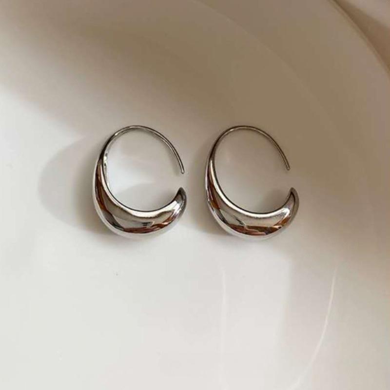 Female Personality Simple Smooth Cold Wind Earrings срібний
Female Personality Simple Smooth Cold Wind Earrings срібний