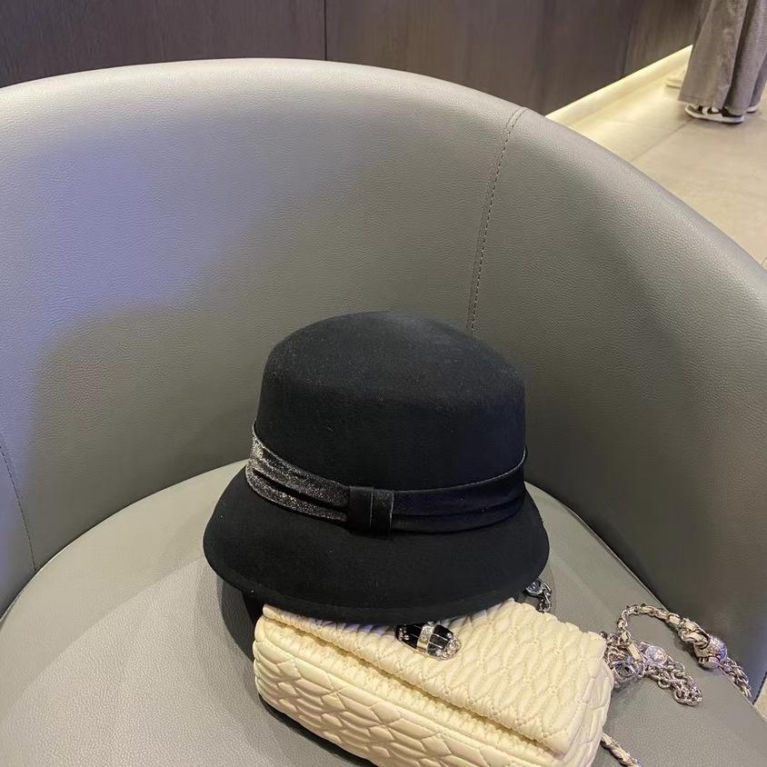 Autumn and winter new top hat women s French retro high quality wool felt hat fashion bucket hat lady small basin hat Adjustable чёрный
Autumn and winter new top hat women s French retro high quality wool felt hat fashion bucket hat lady small basin hat Adjustable чёрный