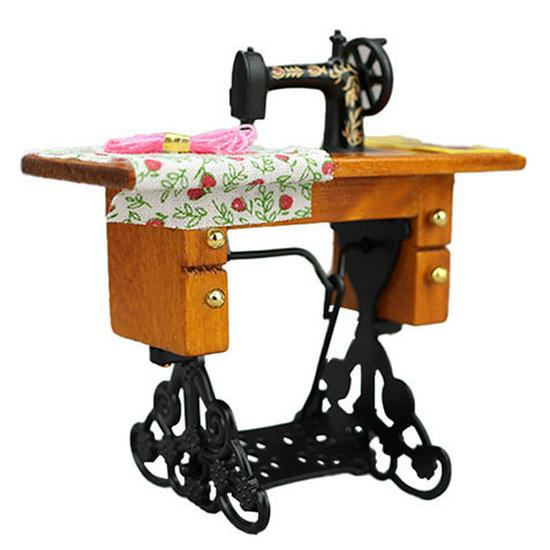 1:12 Dollhouse Mini Sewing Machine Model Home Accessories Ornaments
1:12 Dollhouse Mini Sewing Machine Model Home Accessories Ornaments