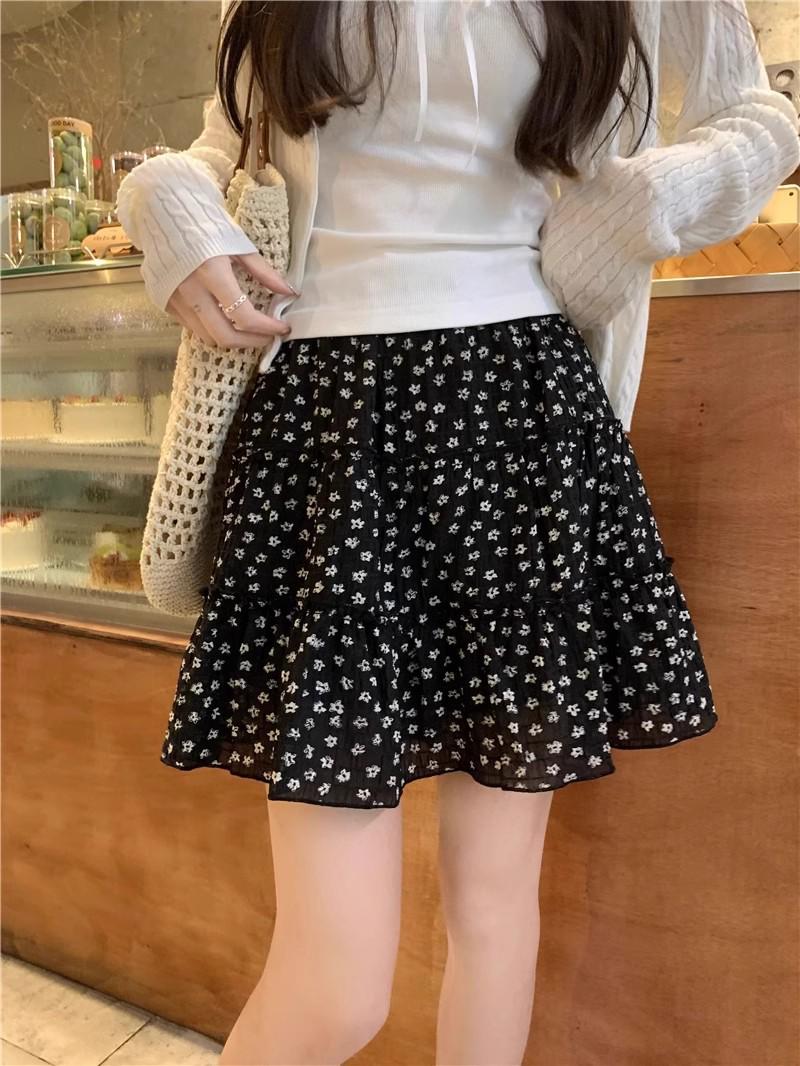 Women s High Waist Floral A-Line Midi Skirt - Sweet Summer Style, Black Mini Cake Skirt Extra Large
Women s High Waist Floral A-Line Midi Skirt - Sweet Summer Style, Black Mini Cake Skirt Extra Large