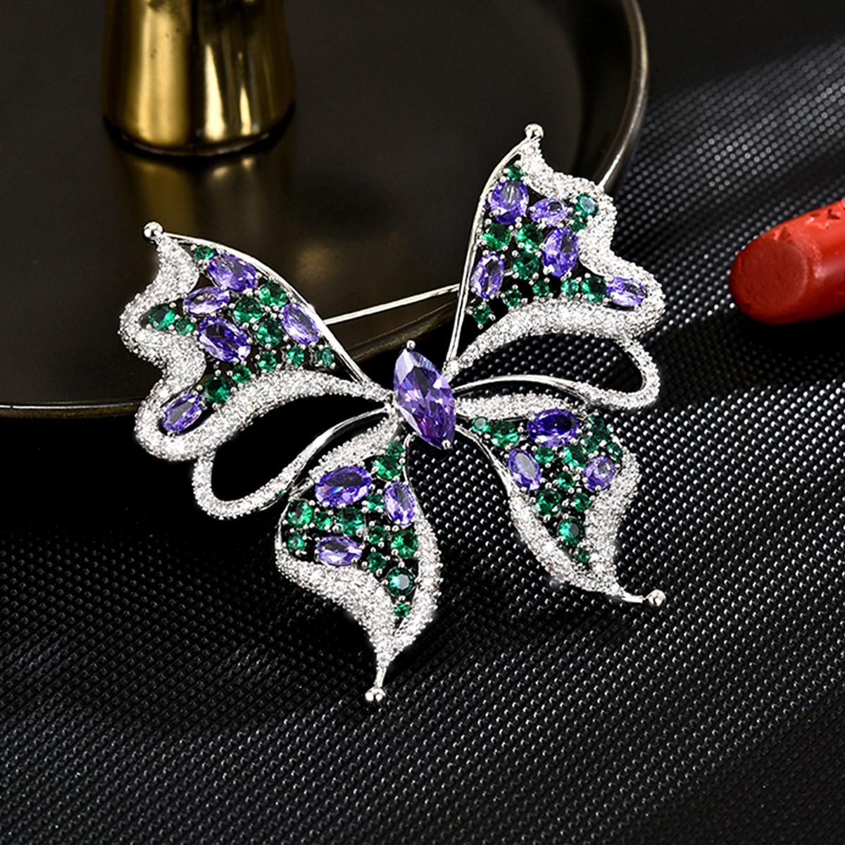 Women s Light Luxury Design Elegant Hollow Butterfly Brooch Fashionable And Versatile Niche Design Sense Brooch
Women s Light Luxury Design Elegant Hollow Butterfly Brooch Fashionable And Versatile Niche Design Sense Brooch