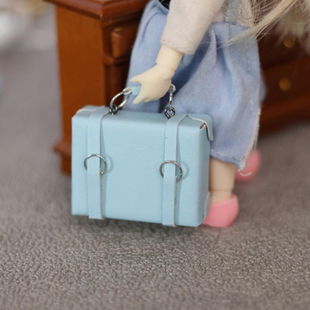 Кожаный чехол для миниатюрной куклы своими руками OB11 Box Dollhouse Mini Messenger Children синий
Кожаный чехол для миниатюрной куклы своими руками OB11 Box Dollhouse Mini Messenger Children синий