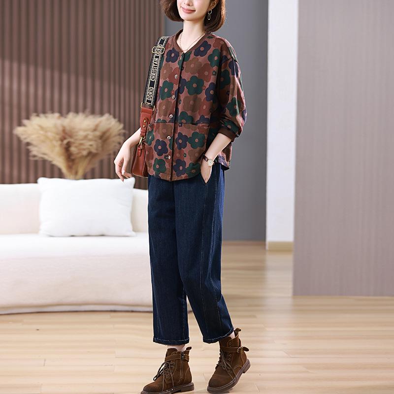 2024 Spring-Autumn Plus Size Casual Two-Piece Set for Women - Stylish, Loose-Fitting, Age-Reducing Fashion for Middle-Aged Moms XXL: 145-160 kg
2024 Spring-Autumn Plus Size Casual Two-Piece Set for Women - Stylish, Loose-Fitting, Age-Reducing Fashion for Middle-Aged Moms XXL: 145-160 kg