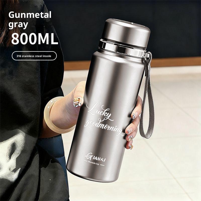 Gianxi New Thermos Bottle Large Capacity Portable Tea Cup Stainless Steel High-End Water Cup Outdoor Sports Thermos Cup 800-1000ml
Gianxi New Thermos Bottle Large Capacity Portable Tea Cup Stainless Steel High-End Water Cup Outdoor Sports Thermos Cup 800-1000ml