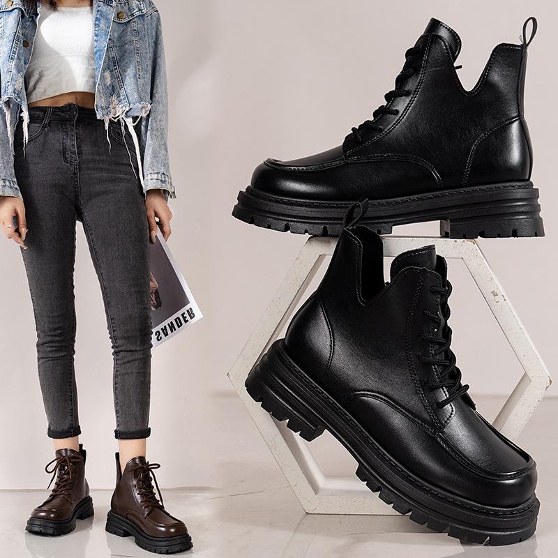 Новые женские туфли Martens на высоком каблуке, осенняя корейская версия, женские туфли Martens с застежкой-молнией сзади, водонепроницаемые кожаные ботинки на высоком каблуке для женщин 35 чёрный
Новые женские туфли Martens на высоком каблуке, осенняя корейская версия, женские туфли Martens с застежкой-молнией сзади, водонепроницаемые кожаные ботинки на высоком каблуке для женщин 35 чёрный