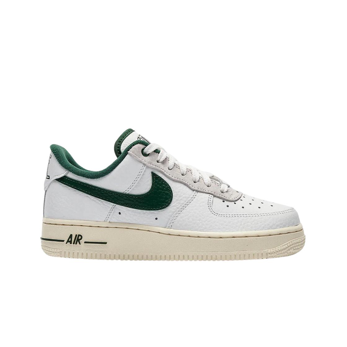 (в) Nike Air Force 1 07 Lx Summit White Gorge Green 225
(в) Nike Air Force 1 07 Lx Summit White Gorge Green 225
