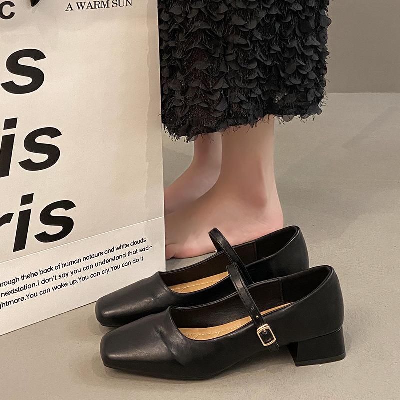 Evening breeze temperament commuter single shoes girl 2025 new spring fairy thick heel Mary Jane small leather shoes 40 коричневий
Evening breeze temperament commuter single shoes girl 2025 new spring fairy thick heel Mary Jane small leather shoes 40 коричневий