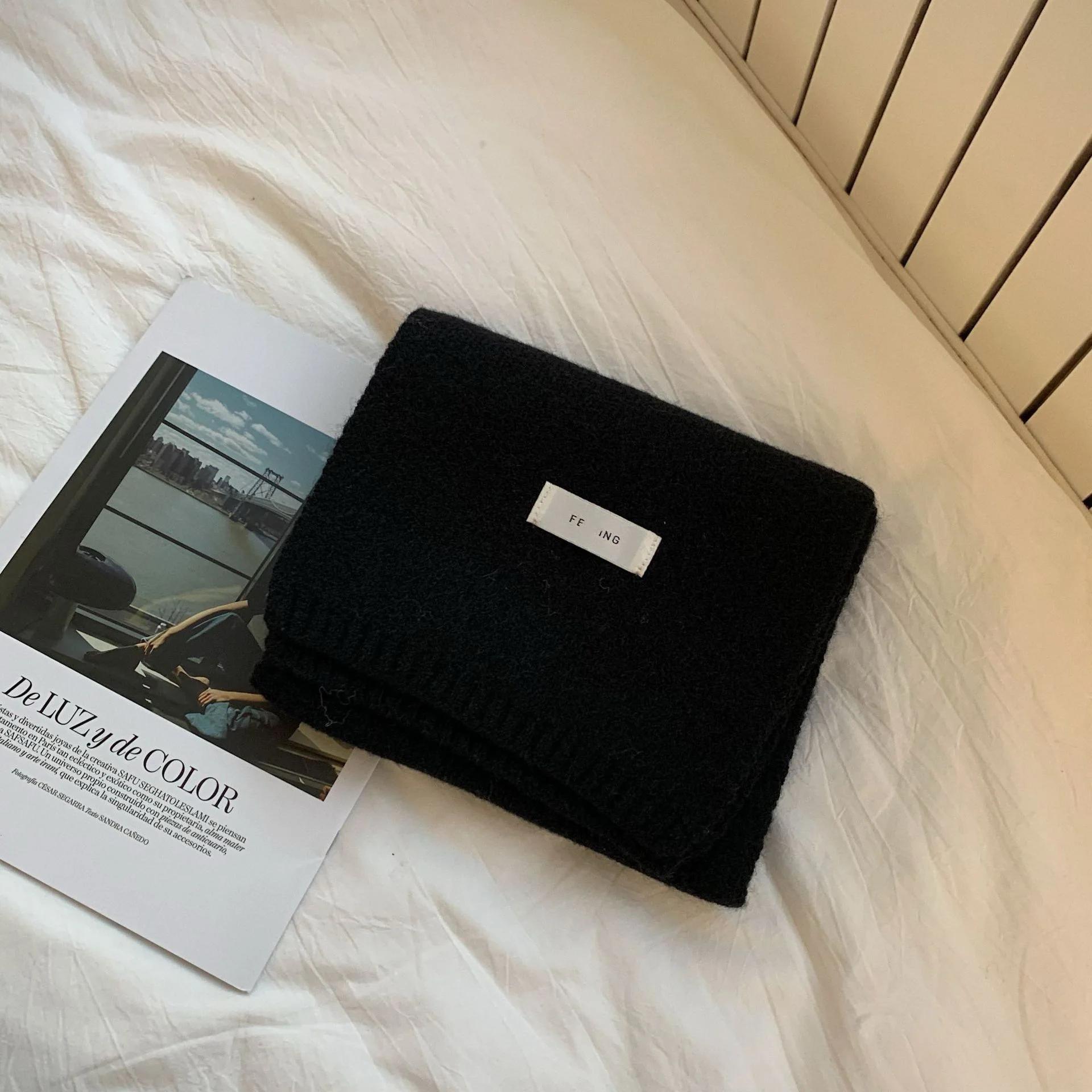 Женский шарф из смеси кашемира, женский зимний теплый утолщенный роскошный однотонный платок, женский теплый толстый шерстяной шейный платок, одеяло
Женский шарф из смеси кашемира, женский зимний теплый утолщенный роскошный однотонный платок, женский теплый толстый шерстяной шейный платок, одеяло