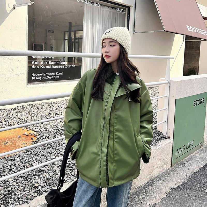 Женская зимняя студенческая куртка из ПУ хлопка 2025 популярная высококачественная стеганая куртка стеганая куртка для пары ношение куртки из овечьей шерсти с обеих сторон S оливковое зеленый
Женская зимняя студенческая куртка из ПУ хлопка 2025 популярная высококачественная стеганая куртка стеганая куртка для пары ношение куртки из овечьей шерсти с обеих сторон S оливковое зеленый