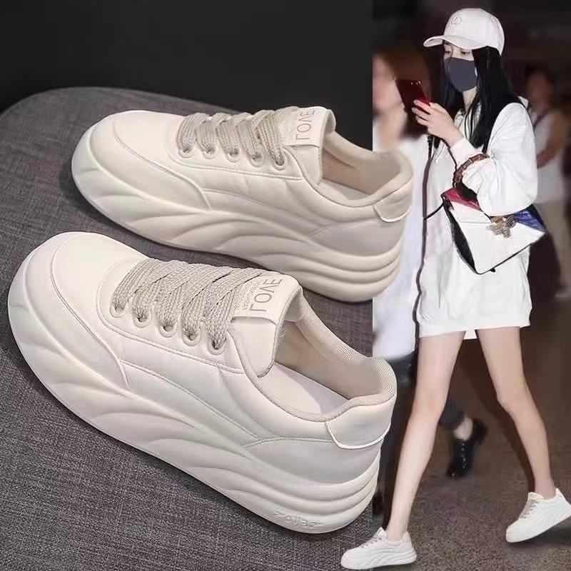 Leather thick-soled heightening bread little white shoes women s versatile ultra-light soft-soled casual sports board shoes 36
Leather thick-soled heightening bread little white shoes women s versatile ultra-light soft-soled casual sports board shoes 36