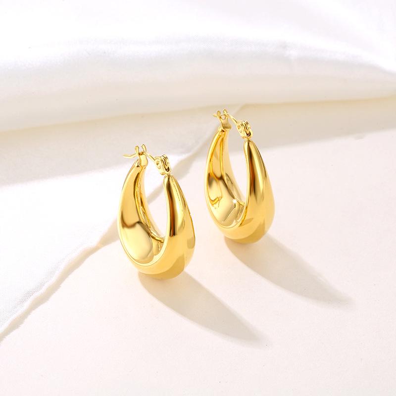 Elegant Oval Metal Hoops: European Retro Stainless Steel Earrings for Women 18K золотой
Elegant Oval Metal Hoops: European Retro Stainless Steel Earrings for Women 18K золотой