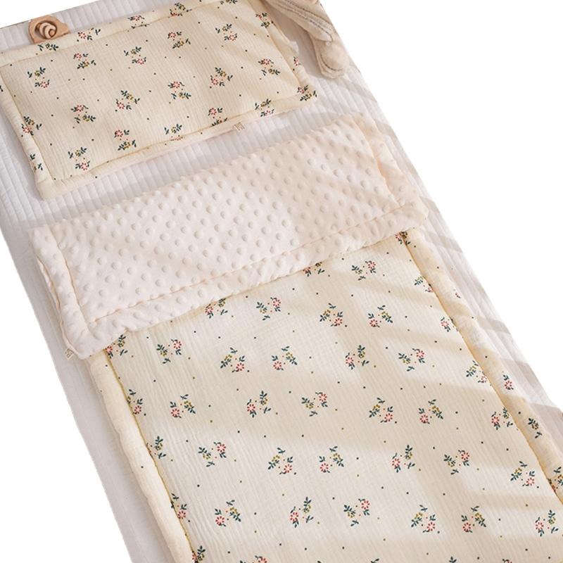 Хлопковый комплект детского постельного белья с матрасом и подушкой Мягкий дышащий хлопковый матрас для детской кроватки с подушкой Удобный для младенцев
Хлопковый комплект детского постельного белья с матрасом и подушкой Мягкий дышащий хлопковый матрас для детской кроватки с подушкой Удобный для младенцев