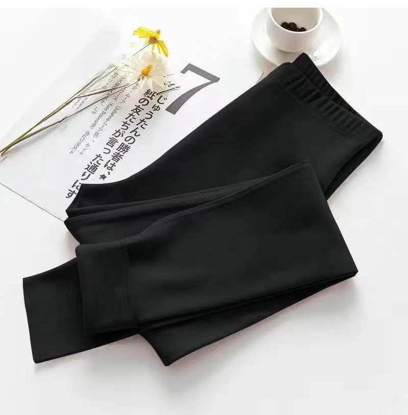 Women s Slim Fit Cold-Resistant Pants: Double-Sided Fleece, Elastic Waist, Versatile for Autumn/Winter Wear 2XL чорний
Women s Slim Fit Cold-Resistant Pants: Double-Sided Fleece, Elastic Waist, Versatile for Autumn/Winter Wear 2XL чорний