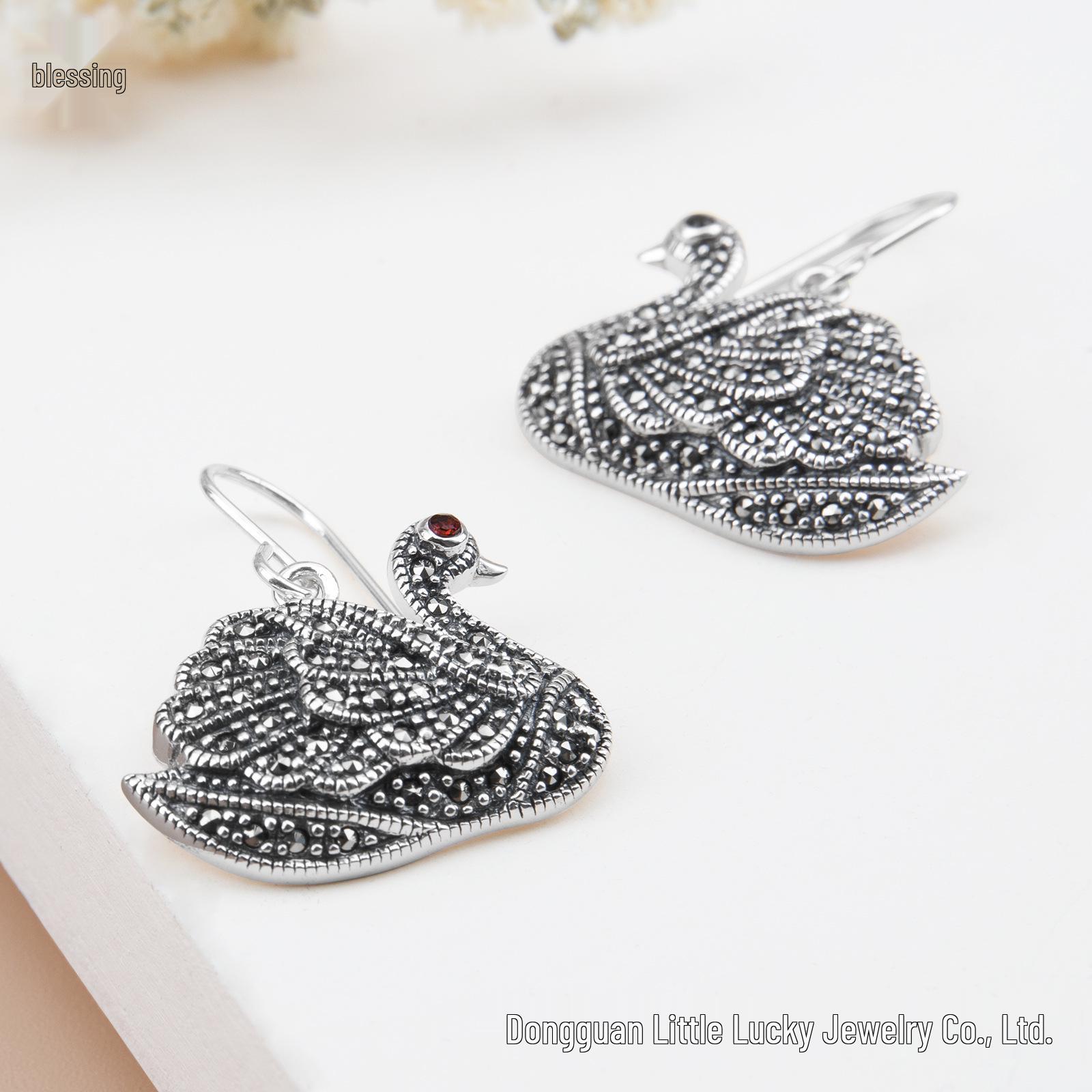 S925 Sterling Silver Synthetic Garnet Swan Earrings - Retro Fashion Minimalist Jewelry for Women
S925 Sterling Silver Synthetic Garnet Swan Earrings - Retro Fashion Minimalist Jewelry for Women