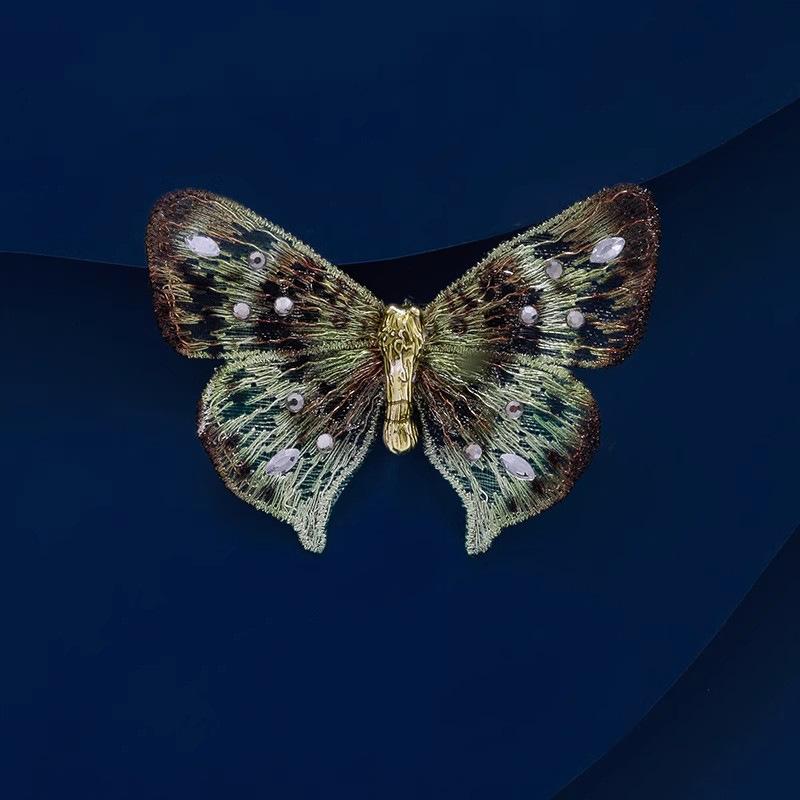 Exquisite Retro Embroidered Butterfly Brooch, Women s Fashion Embroidered Butterfly Brooch, Niche Design Sense Brooch
Exquisite Retro Embroidered Butterfly Brooch, Women s Fashion Embroidered Butterfly Brooch, Niche Design Sense Brooch