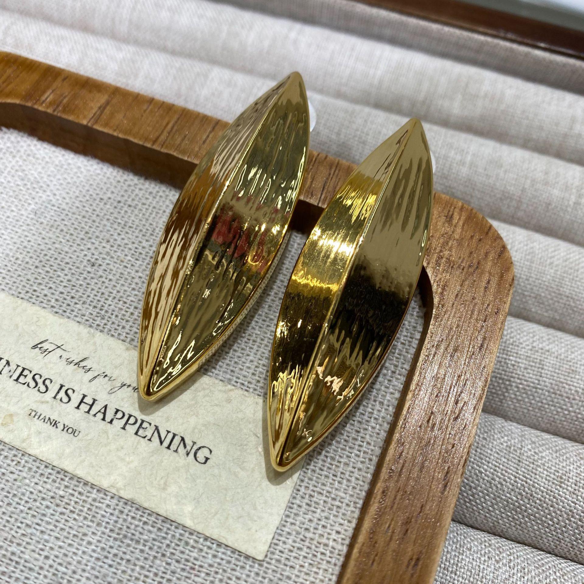 Exaggerated Metal Cone Plain Long Earrings Light Luxury High Sense Fashion Stud Earrings 2026 Earrings золотой
Exaggerated Metal Cone Plain Long Earrings Light Luxury High Sense Fashion Stud Earrings 2026 Earrings золотой