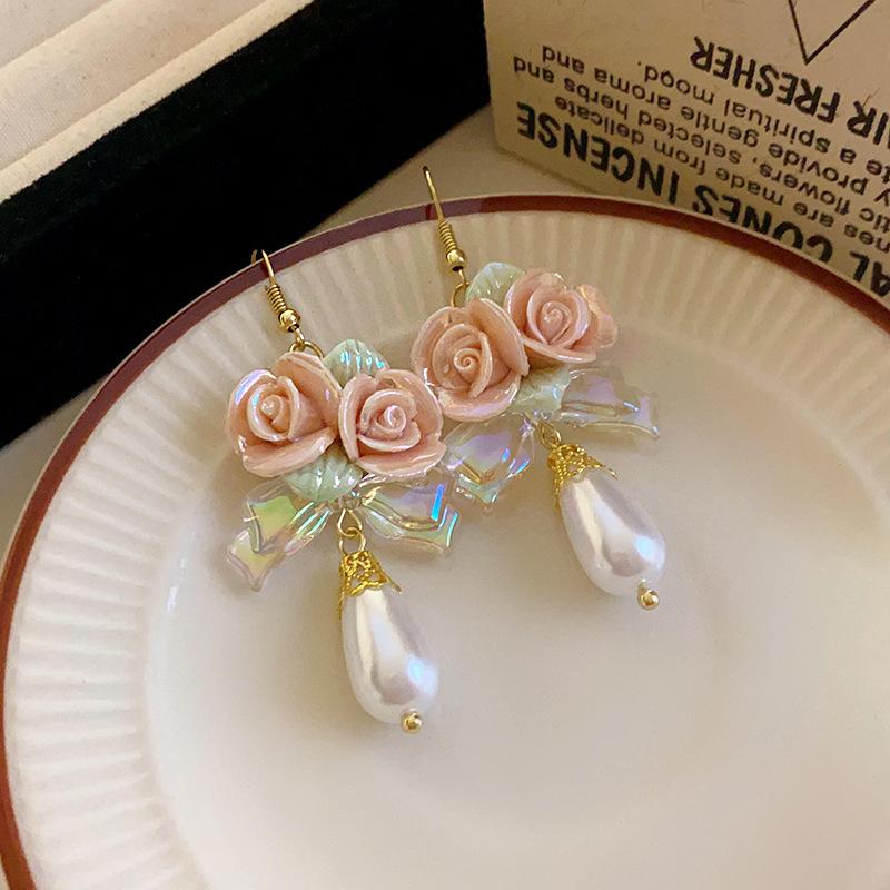 Pearl Ceramic Flower Geometric Earrings French Sweet Temperament Ear Hooks Vintage Premium Versatile Earrings Women
Pearl Ceramic Flower Geometric Earrings French Sweet Temperament Ear Hooks Vintage Premium Versatile Earrings Women